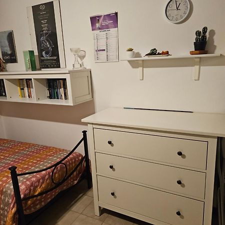 Stanza In Appartamento Privato Zona San Vitale Μπολόνια Εξωτερικό φωτογραφία